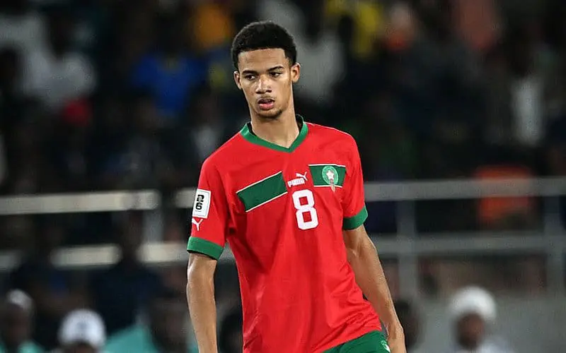 المغربي أمير ريتشاردسون في طريقه إلى فيورنتينا