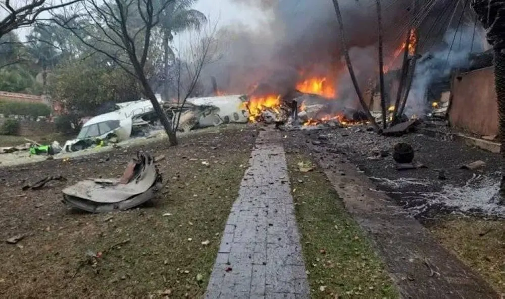 البرازيل: تحطم طائرة تقل 62 شخصا بالقرب من ساو باولو
