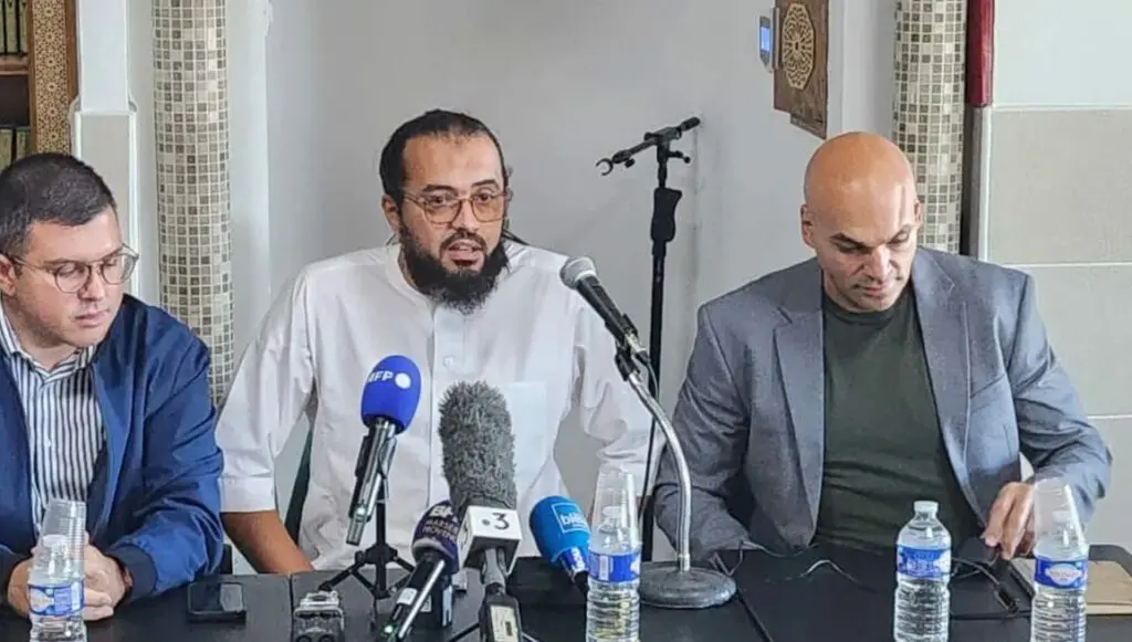 إمام مسجد في مرسيليا يتابع “مرغما” دروسا في العلمانية لتجنب إغلاق مسجده