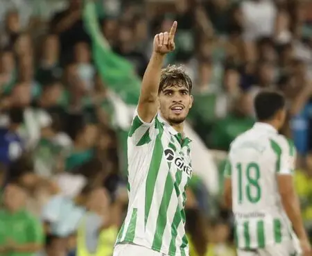 برشلونة يتنازل عن حقوق الزلزولي لصالح بيتيس في صفقة روكي