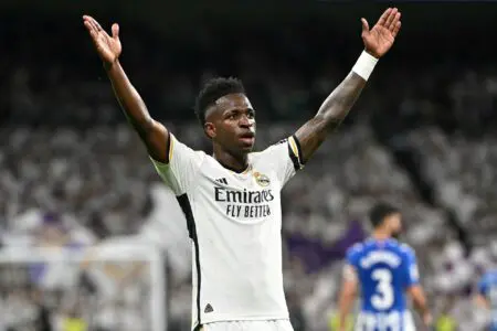 نجم رياد مدريد يطالب بسحب تنظيم كأس العالم 2030 من إسبانيا