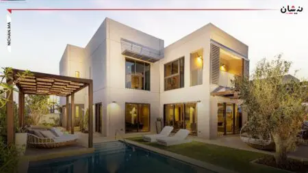 مسؤولون بارزون حولوا “إسطبلات” إلى مركبات سياحية وفيلات فخمة دون ترخيص