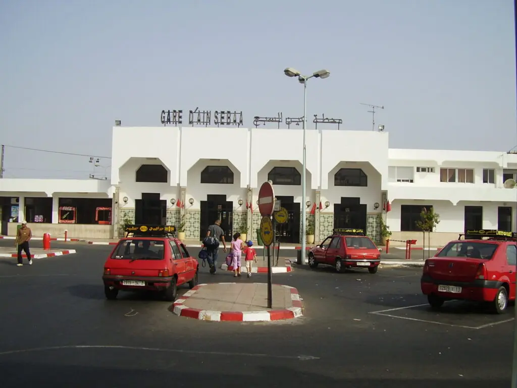 استياء المواطنين من إلزامية أداء رسوم “الباركينغ” في محطة القطار عين السبع