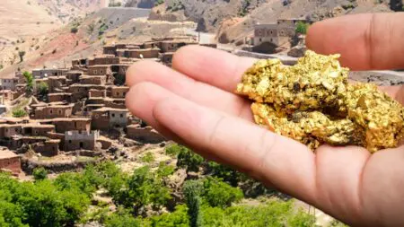 شركة كندية تشرع في استخراج الذهب بـ “الحوز” وسط انتقادات حقوقية