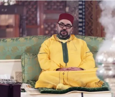 الملك محمد السادس يحيي ذكرى وفاة الملك الراحل الحسن الثاني