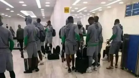 المنتخب النيجيري يتجه للانسحاب من مباراته مع ليبيا
