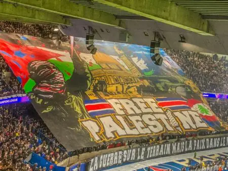 الويفا يقرر عدم معاقبة “باريس سان جيرمان” بسبب تيفو “فلسطين حرة”