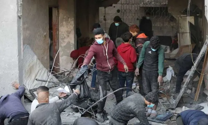 استشهاد 11 فلسطينيا في قصف إسرائيلي شمال ووسط قطاع غزة
