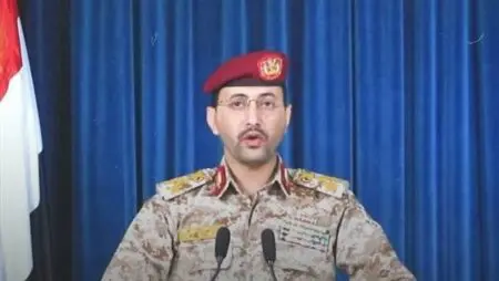 جماعة “الحوثي” تعلن استهداف مطار بن غوريون في إسرائيل
