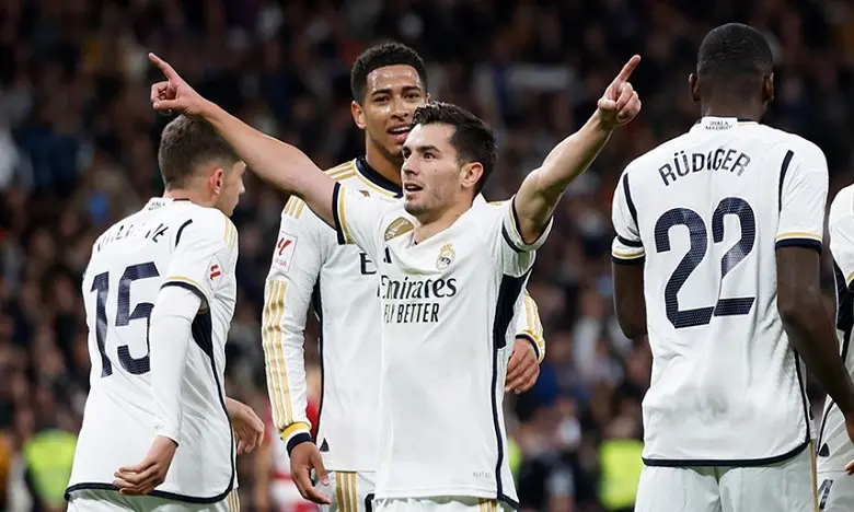 دياز يسحب البساط من رودريغو في ريال مدريد