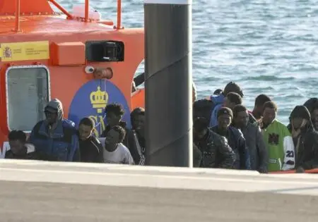مصرع 4 أشخاص وفقدان 5 آخرين بعد انقلاب قارب مطاطي قبالة جزر الكناري