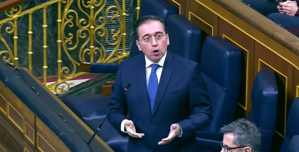 وزير الخارجية الإسباني ينفي تسليم إدارة المجال الجوي للصحراء إلى المغرب