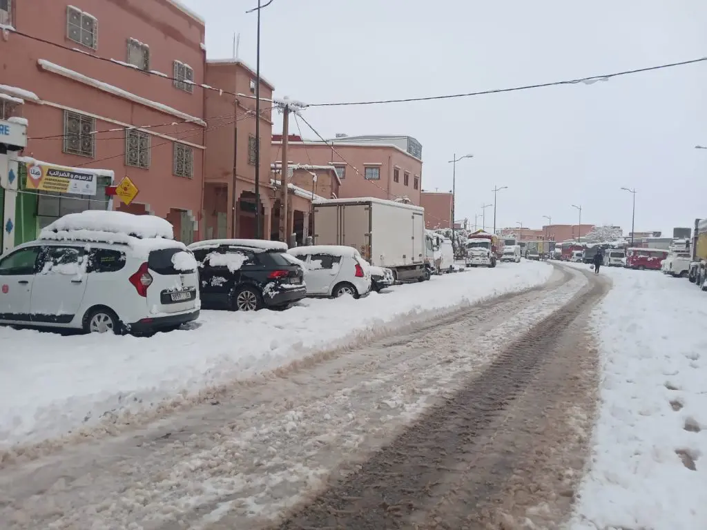 عاصفة شتوية تجتاح المغرب الكبير ومراكش وأكادير تحت وطأة البرد