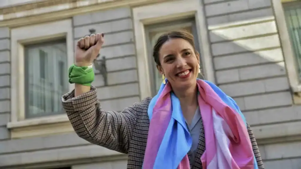 أغلبها تمت من ذكر إلى أنثى.. سبتة تتصدر عمليات تغيير الجنس في إسبانيا بعد القانون الجديد