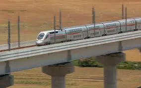 شركة مغربية تفوز بصفقة الجسور المعلقة لقطارات “TGV” بـ200 مليار