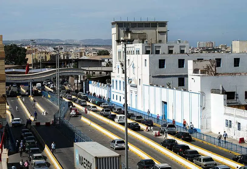 مصادر إسبانية: اتفاق بين المغرب وإسبانيا لتبادل تجاري محدود عبر معبر بني نصار بمليلية