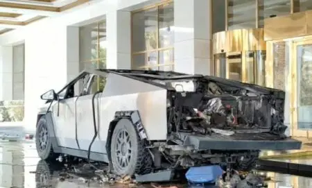 الـ FBI توضح ملابسات انفجار شاحنة تيسلا أمام فندق ترامب..