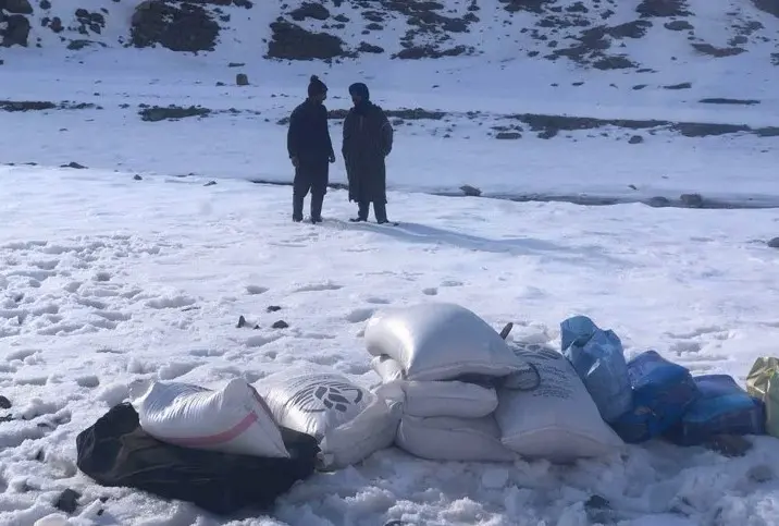 دعوات لدعم الحطب وتوفير بدائل الطاقة لمواجهة البرد في”قرى الجبال”