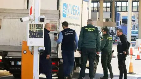 المغرب يمنع مرة أخرى دخول شاحنة محملة بالبضائع من سبتة