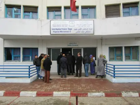 “بوحمرون” يدفع شغيلة الصحة بطنجة أصيلة للإضراب والاحتجاج