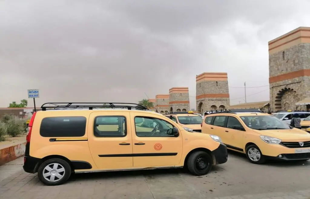 إتاوات بباب دكالة تشعل غضب مهنيي سيارات الأجرة بمراكش (أرشيف)