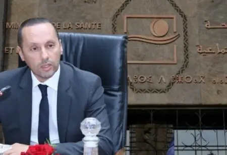 موظفو الصحة يفاجئون التهراوي بمسيرة داخل مقر الوزارة