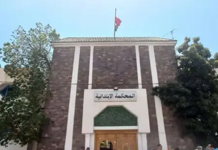 أساتذة التعاقد بالناظور ينددون بإدانة أحد أعضائهم بالحبس والغرامة المحكمة الابتدائية بالناضور