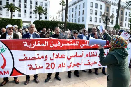 احتجاجات وإضرابات.. المتصرفون يواجهون “التجاهل الحكومي” بالتصعيد