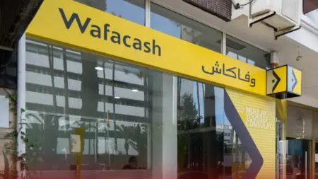 بعد تلويح نقابة التجار بمقاضاتها..”وفا كاش” تسارع لسحب وصلة إشهارية