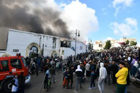 حريق مهول يأتي على دكاكين بسوق القرب بني مكادة بطنجة