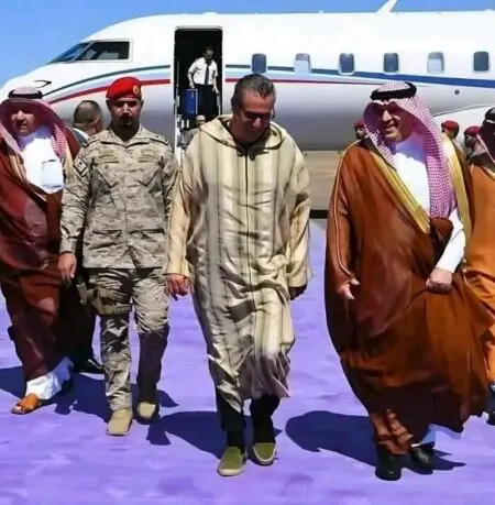 بعد جدل لباس أخنوش في “السعودية”.. دعوات لاحترام البروتوكولات الرسمية