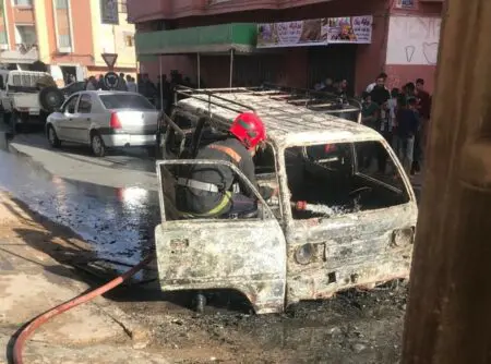 مطالب نقابية بوضع حد لـ “سيارات البوطا” في العيون احتراق سابق لسيارة "كويّر" (أرشيف )