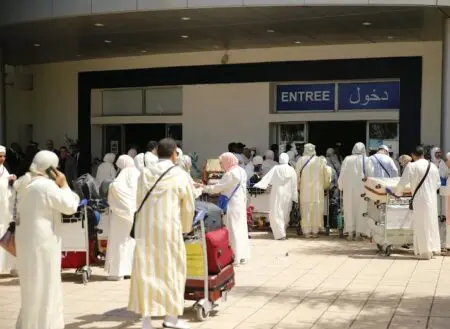 مطالب بمحاسبة “وكالات أسفار” بعد شكاوى معتمرين مغاربة من سوء الخدمات (أرشيف)