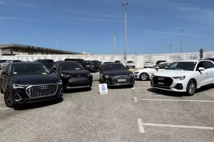 حجز سيارات فاخرة بقيمة نصف مليار كانت في طريقها لطنجة
