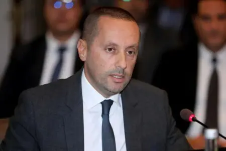 التهراوي يطلق يد حراس الأمن لحماية المستشفيات وصفقات جديدة تفرض السميك والضمان الاجتماعي