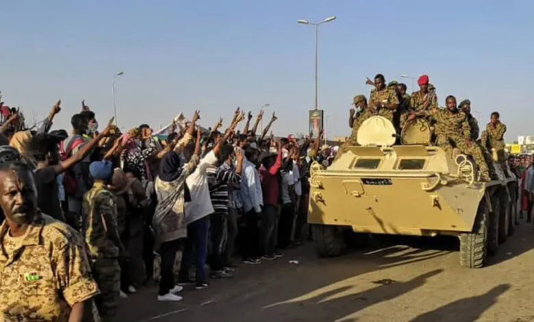 الجيش السوداني يعلن السيطرة على القصر الرئاسي والوزارات بالخرطوم