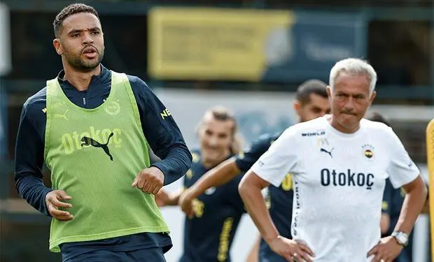 مورينيو: لن أسمح بانتقال النصيري إلى الدوري السعودي