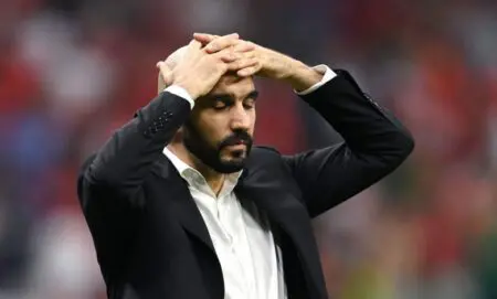الركراكي يوجه تحذيرًا للاعبي المنتخب بعد فوزهم الصعب على النيجر