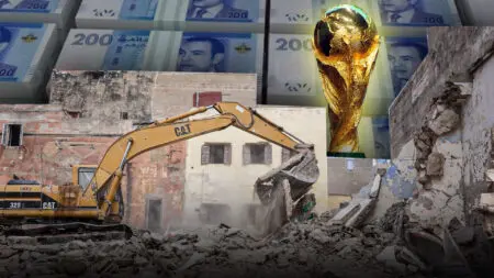 ليبراسيون: سباق المغرب نحو المونديال يمر فوق أنقاض منازل السكان