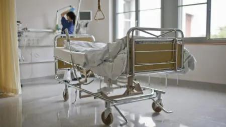 تحويل مركز لعلاج السرطان إلى فضاء تجاري لبيع منتجات التجميل بطنجة