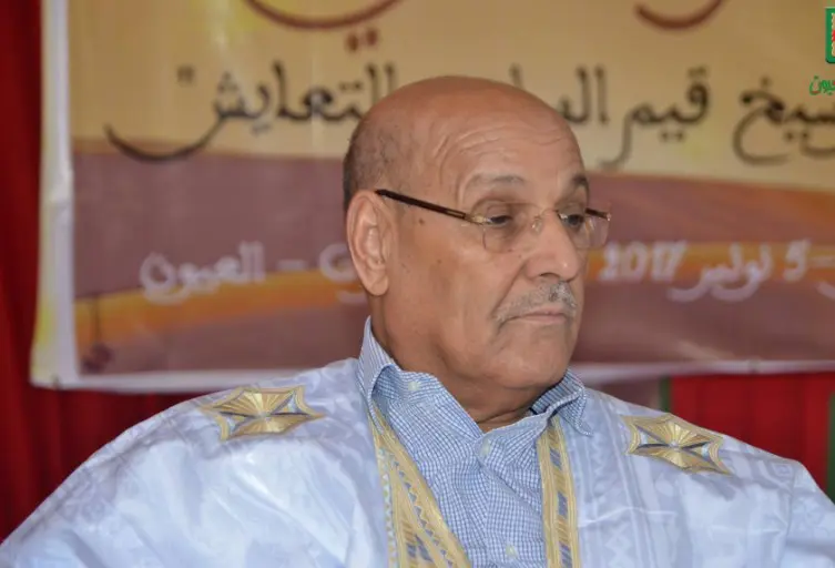 جماعة العيون تكشف خلفيات حجز السيارات وتتهم الحرفيين بخرق دفتر التحملات حمدي ولد الرشيد رئيس المجلس الجماعي لمدينة العيون