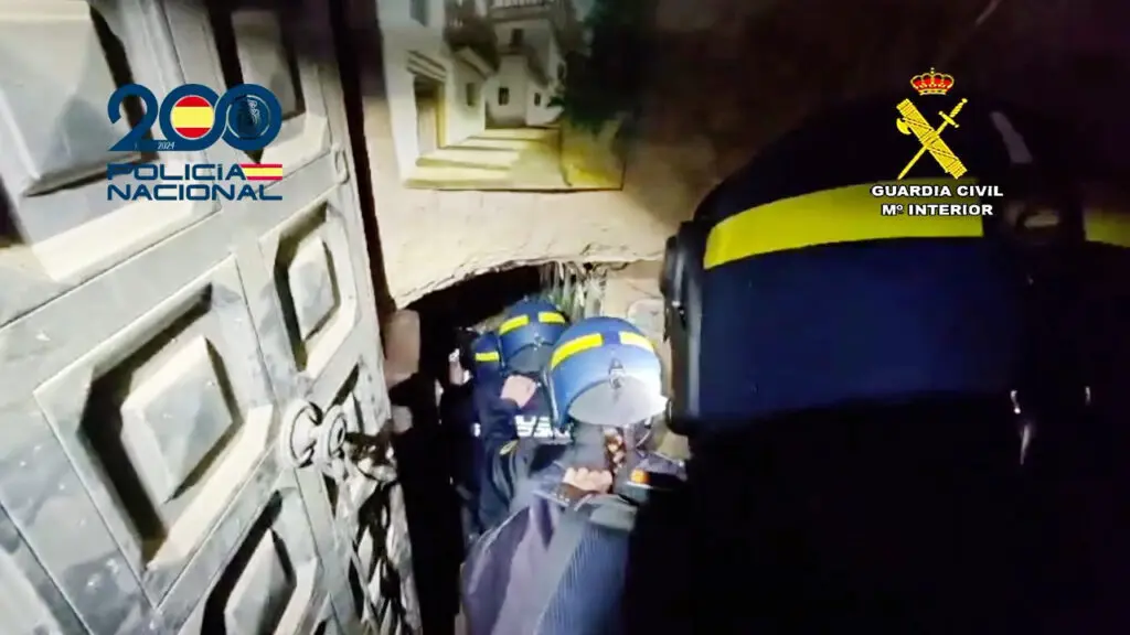 اكتشاف ميدان سري تحت الأرض لتجربة الأسلحة في إسبانيا