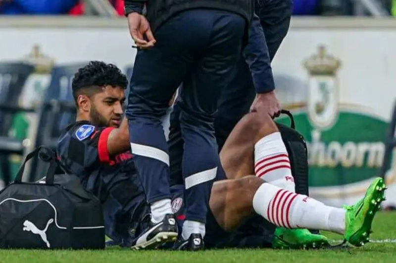 إصابة تقلق آيندهوفن والمنتخب المغربي.. الصيباري يترك المباراة مجبراً