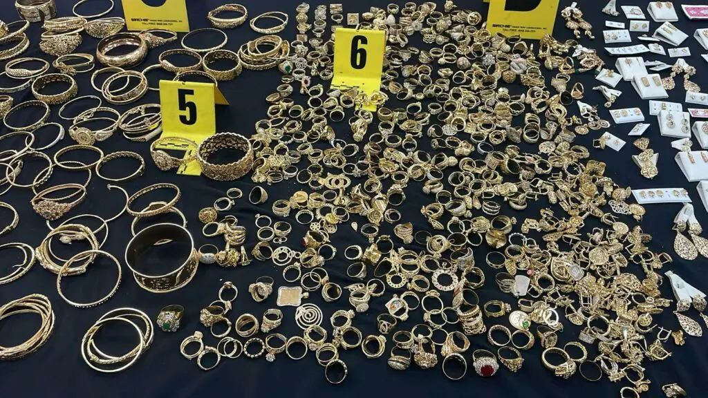 تفاصيل سقوط عصابة الذهب بطنجة (صور)