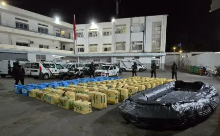 ضربة أمنية قوية في أكادير: حجز 4 أطنان من الشيرا على يد مسن