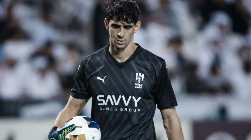 ياسين بونو تحت المجهر: موسم باهت يتوج إخفاق الهلال