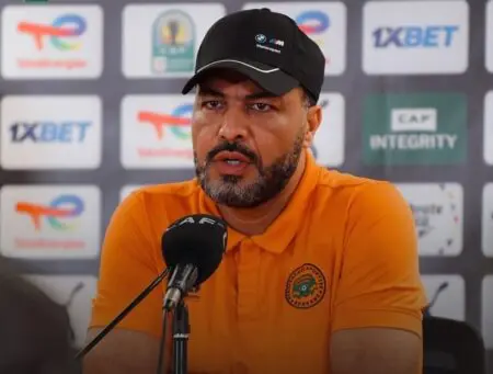 قبل موقعة سيمبا.. الشعباني يرفع من معنويات لاعبي نهضة بركان
