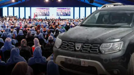 غضب حقوقي في الداخلة بعد ظهور سيارات الدولة في نشاط لحزب الأحرار