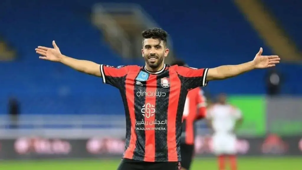 كريم البركاوي يتألق رغم خسارة الرائد أمام الهلال ويقترب من مغادرة الفريق