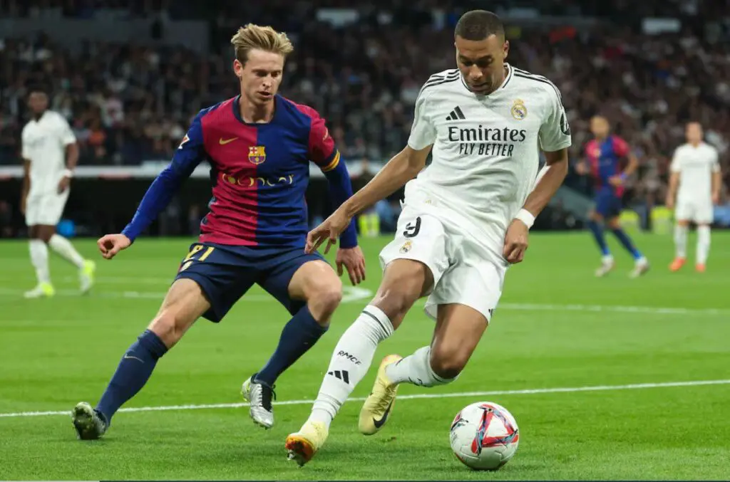 كلاسيكو ناري قد يحدد بطل الليغا.. الصراع يحتدم بين برشلونة وريال مدريد